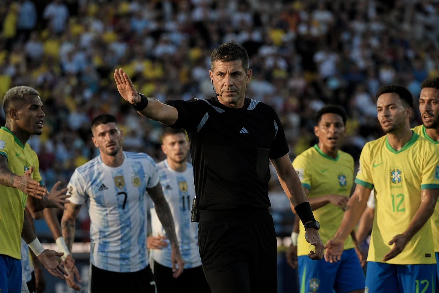 copa mundial 2026: errores no señalados y árbitros 100% argentinos generan polémica en el arbitraje del torneo.